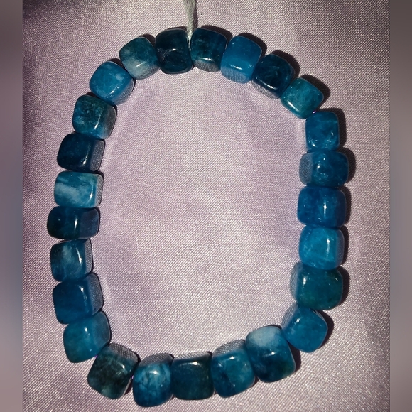 8mm Cube Apatite Bracelet - Picture 6 of 6
